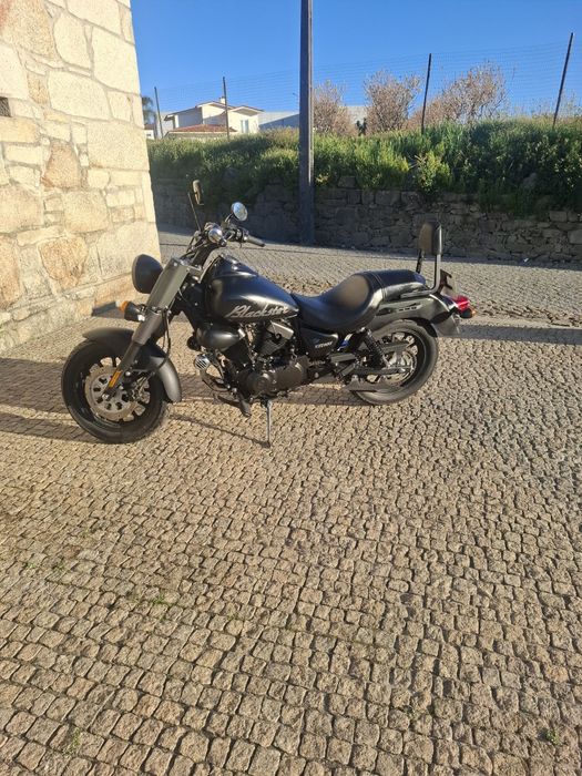 Keeway blackster 250 de 2017apenas 5.000km
