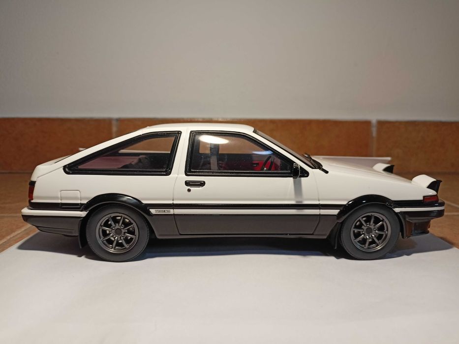 Toyota AE86 Sprinter Trueno GT-APEX model w skali 1:18 Otto Luboń