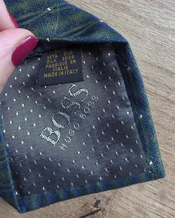 Krawat jedwabny Hugo Boss włoski silk 100% wzór
