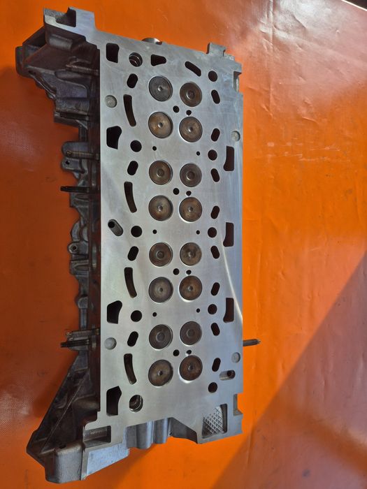 Głowica Wałki Pokrywa Renault Trafic 2,0 dci M9R gotowa do montażu