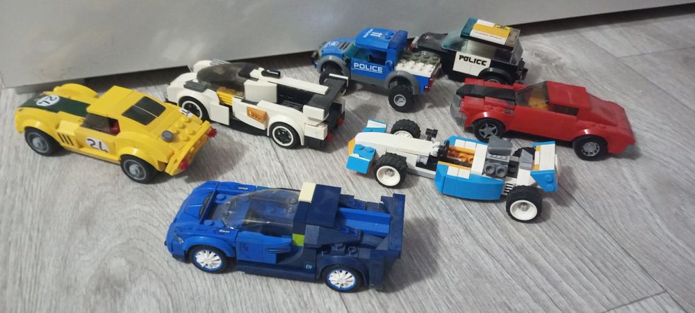 Зібране лего, військова техніка, модельки