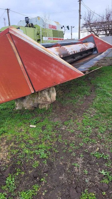 Комбайн зернозбиральний Claas Mega 208 II