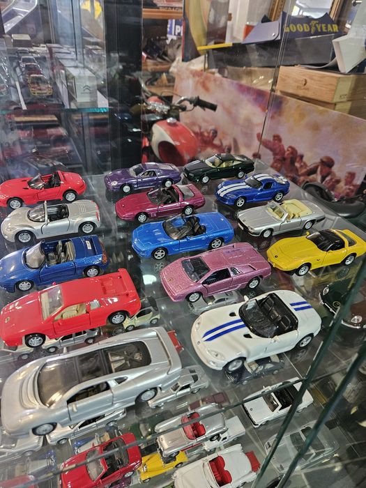 Colecção de miniaturas de carrinhos