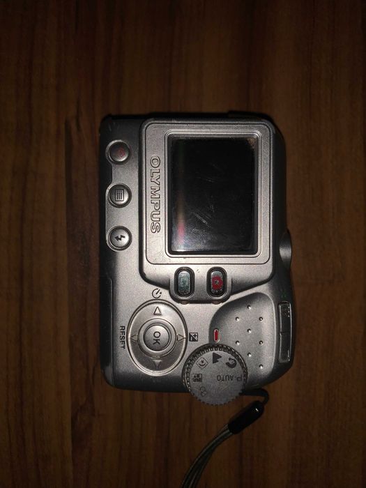 Câmara Fotográfica Digital Olympus FE-100