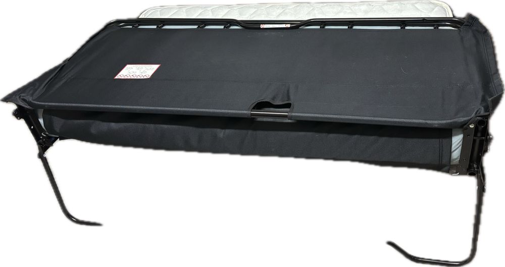 Nowa sofa z materacem