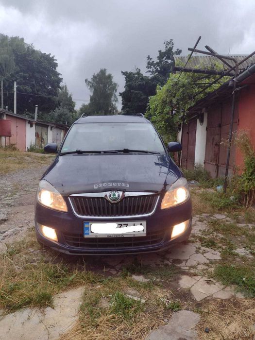 Продам skoda ROOMSTER 1.6TDI
