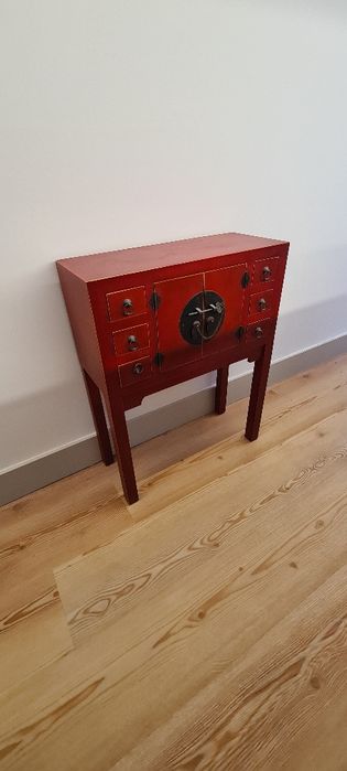 Armário vermelho