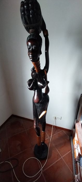 Boneca de madeira africana 160cm