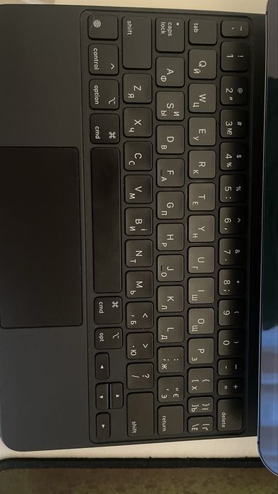 Продам комплект Ipad Pro 11” (3я генерация) , space gray, чип М1, 1ТB, wifi+lte, magic keyboard (ua), stilus