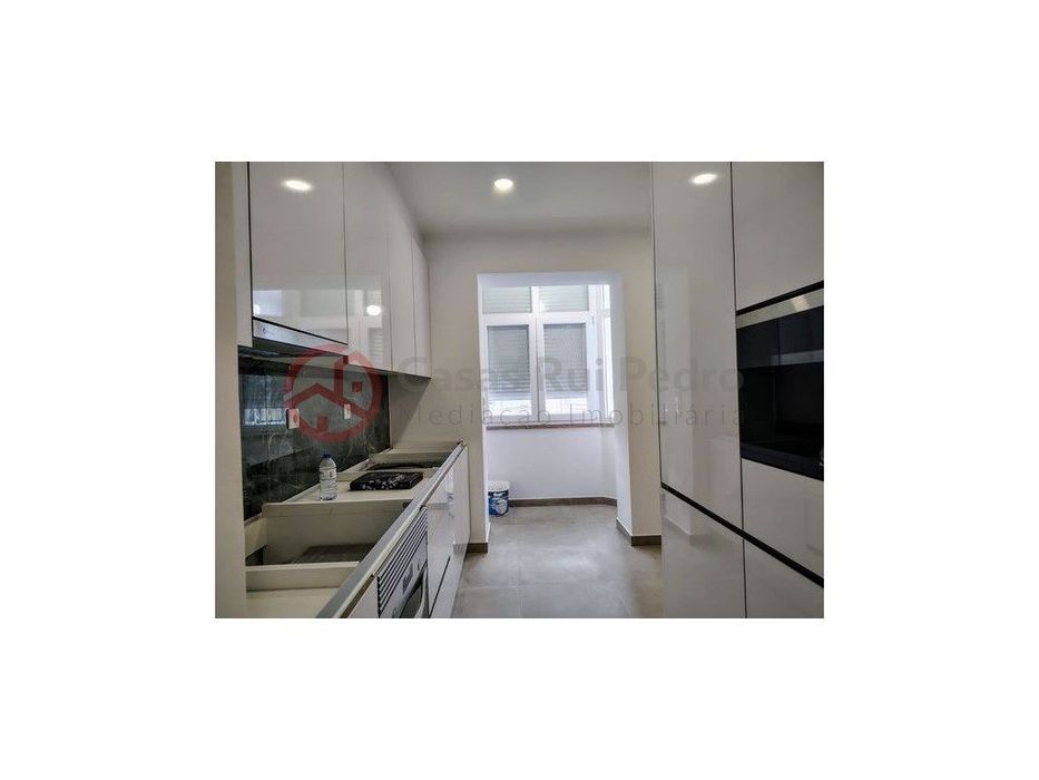Apartamento T2 totalmente remodelado num Rchão na Graça, Lisboa — São Vicente, Lisboa