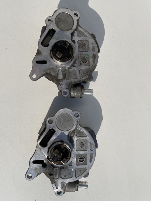 Вакуумный насос Пассат Б6 2.0 TDI 103KW 03L 145 100 насос вакуумний B6