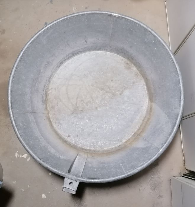 Alguidar grande / Banheira antiga