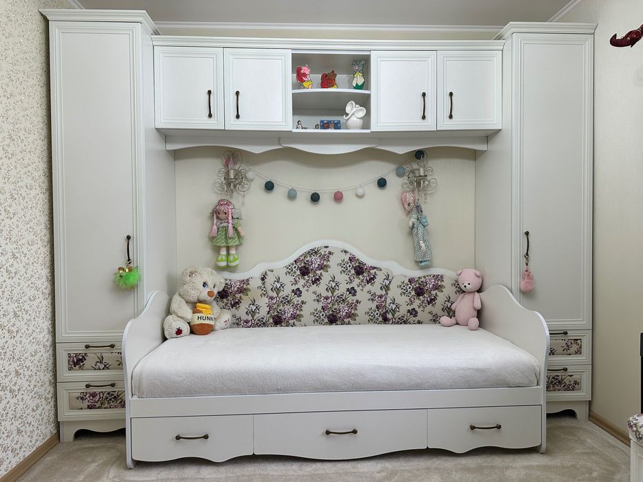 Комплект дитячих меблів