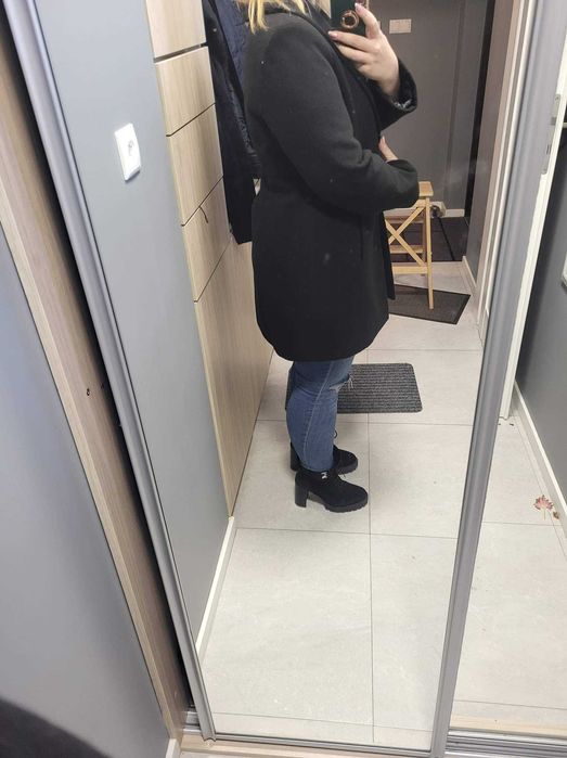 Ocieplany płaszcz flauszowy .