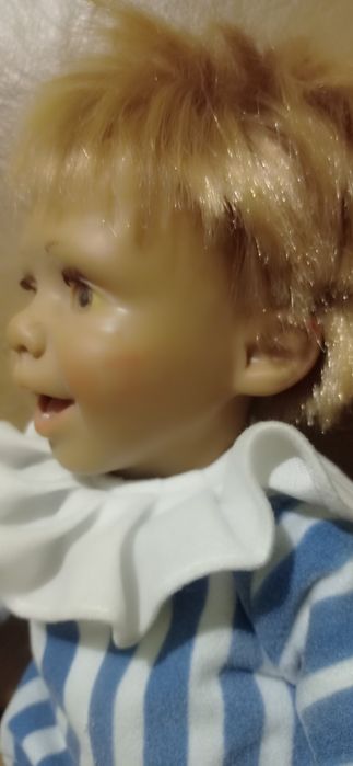 Фірмовий, вініловий пупс.