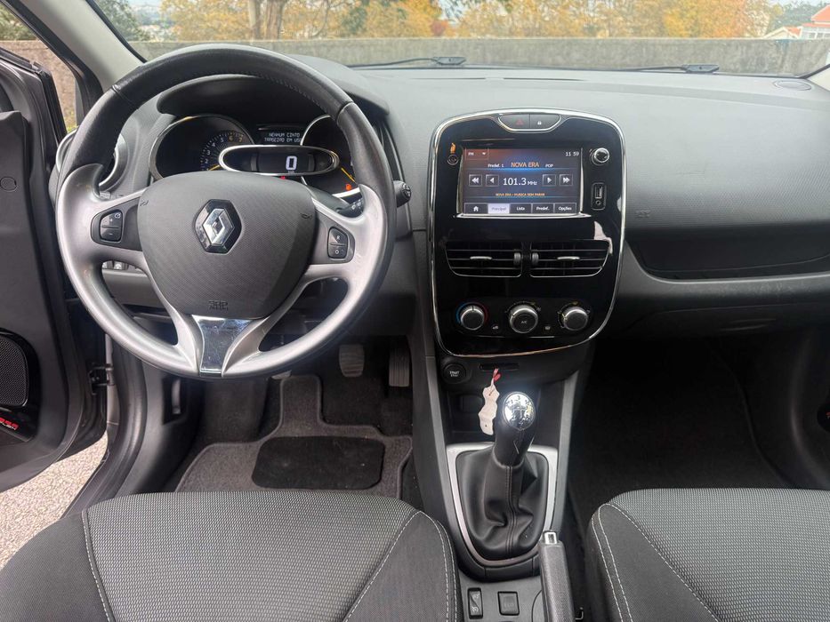 Renault Clio sport tourer 0.9 TCE