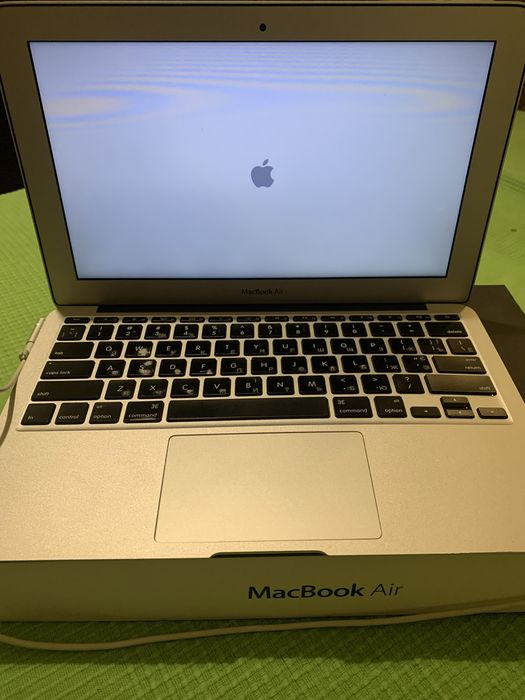 Ноутбук apple macbook air mid 2011