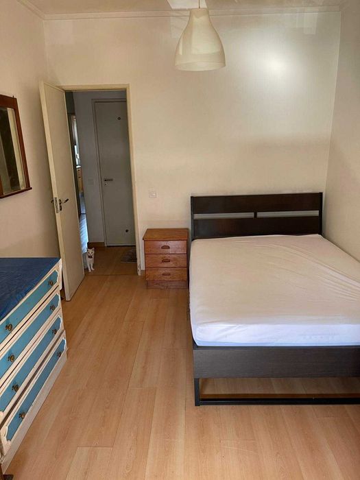 Quarto para arrendar