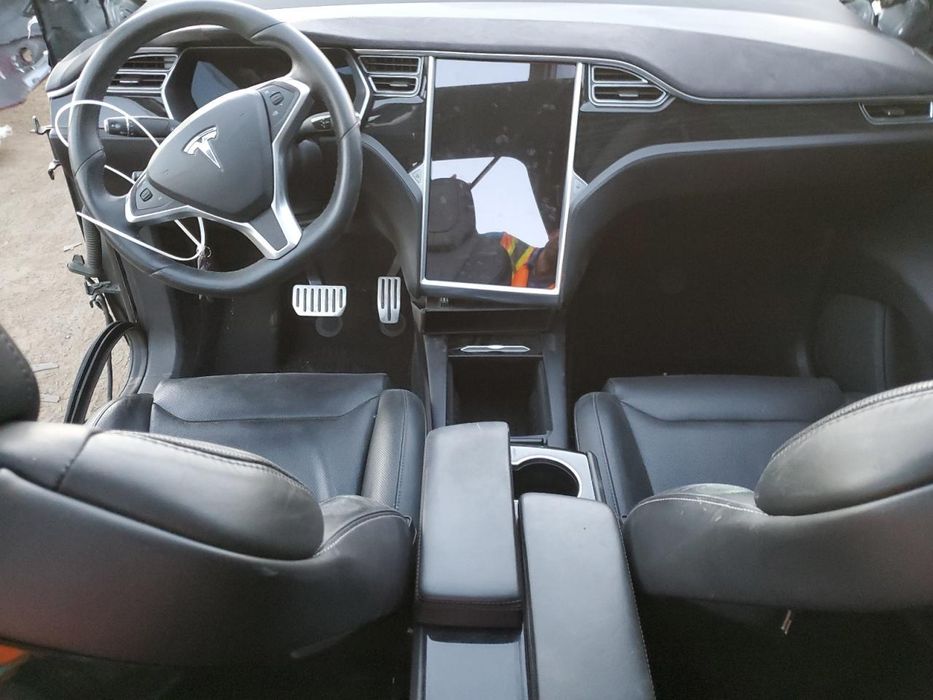 Накладка торпеди з подушкою Model S, X, Y, 31117101