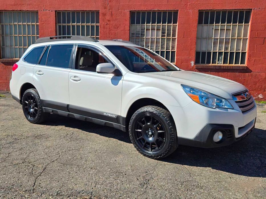 Subaru Outback 2.5i Limited      2013