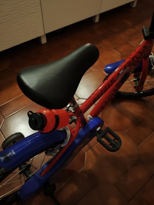 Bicicleta Infantil Homem-Aranha 16" com Rodinhas – Excelente Estado