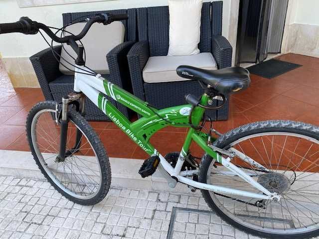 Bicicleta usada para adulto