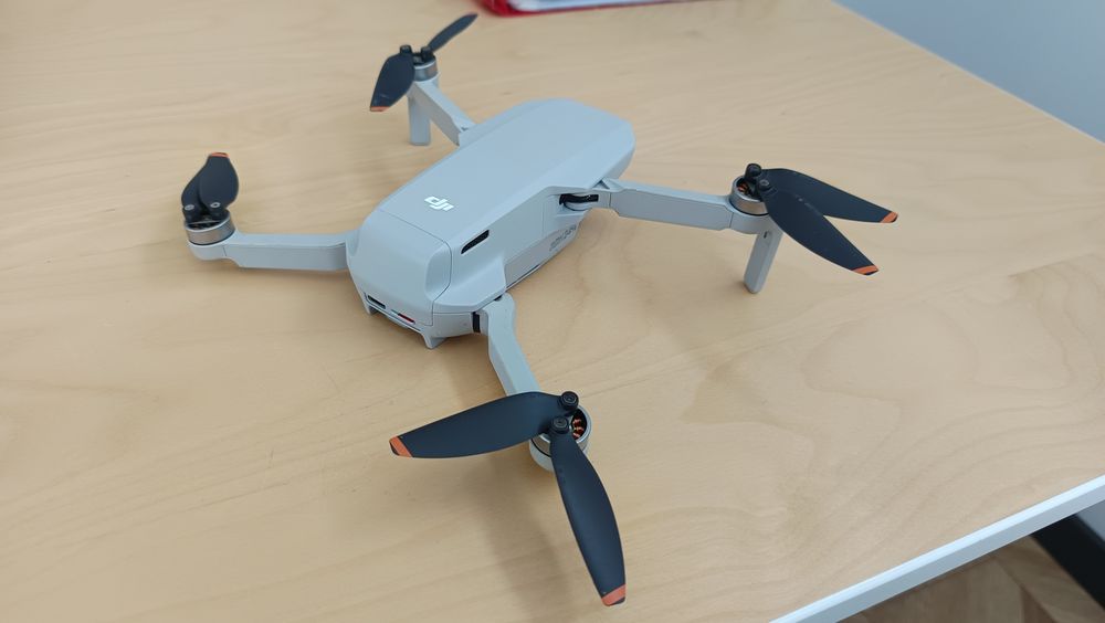 Dron DJI Mini 2 FMC fly more combo