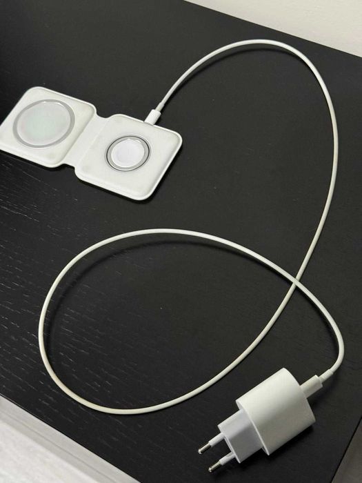 Carregador duplo Apple MagSafe Duo para iPhone Apple Watch bom estado