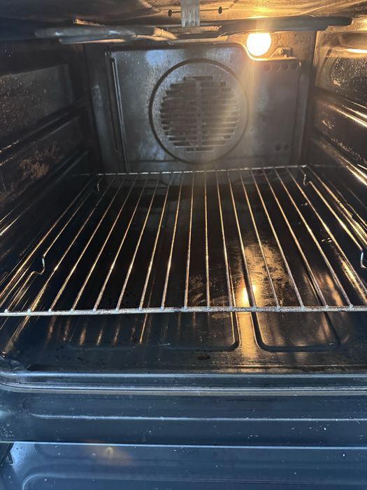 Газова плита з електродуховкою
