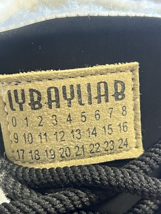 Czarne buty z futerkiem na grubej podeszwie. Sneakersy 39 /24 cm