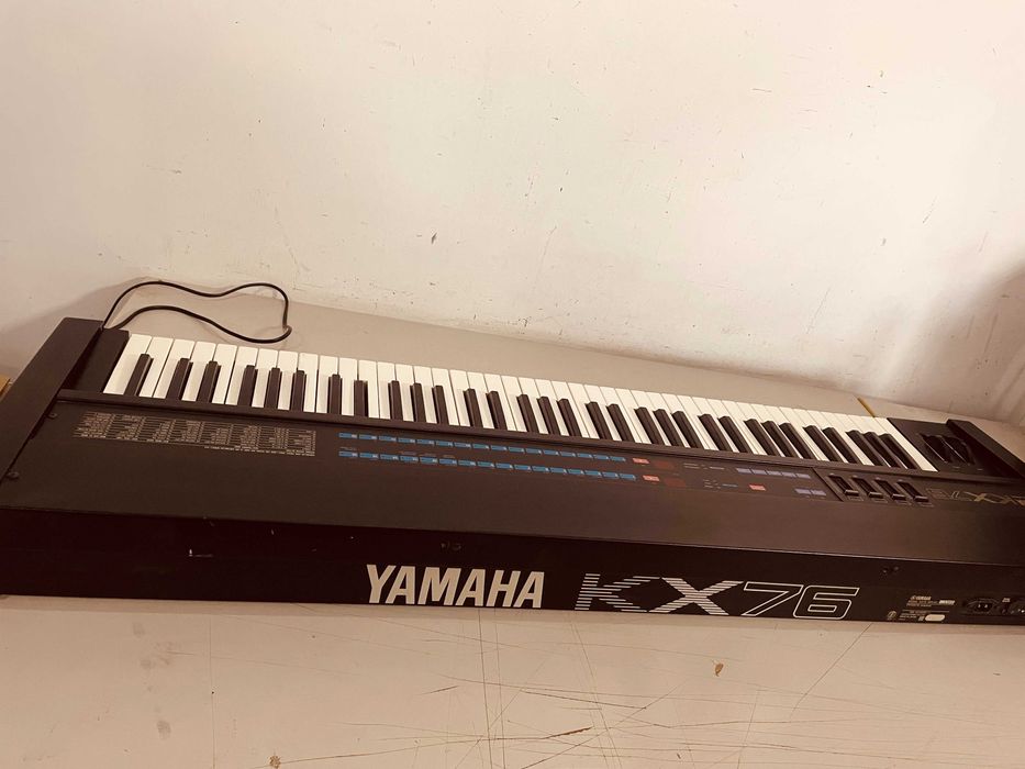 Yamaha KX76 keybord