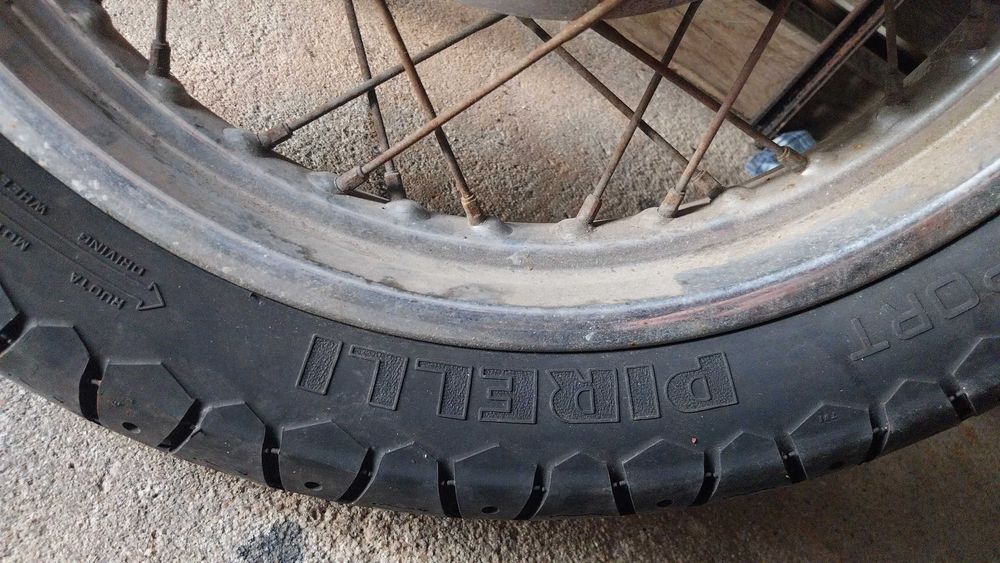 Jantes de Moto com Pneus Pirelli Phantom +1 – 17"