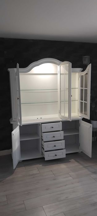 Kredens witryna drewniana, Ostatnia sztuka