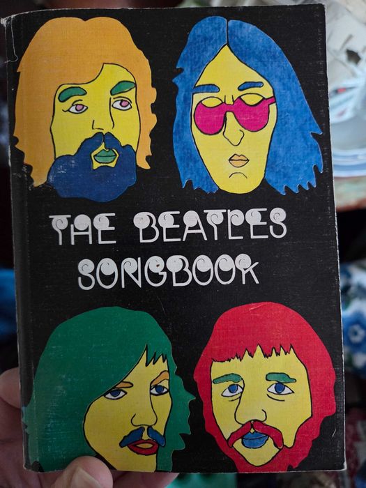 Книга "The BEATLES Songbook" з нотами та перекладом