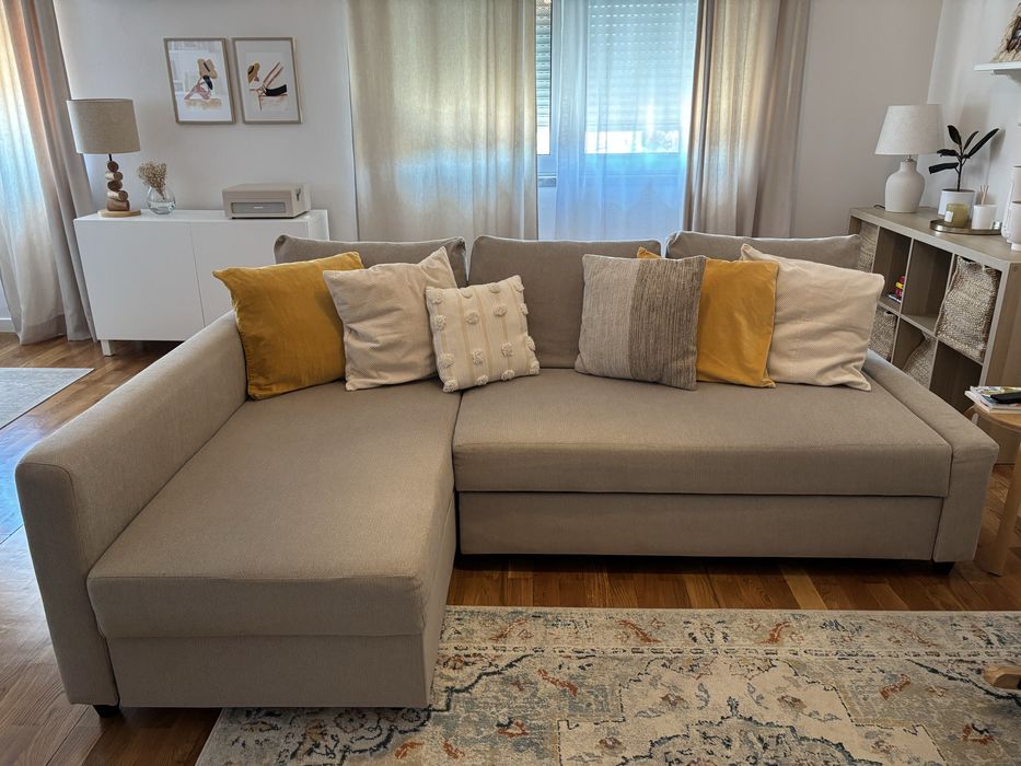 Sofá cama de 3 lugares com chaise long