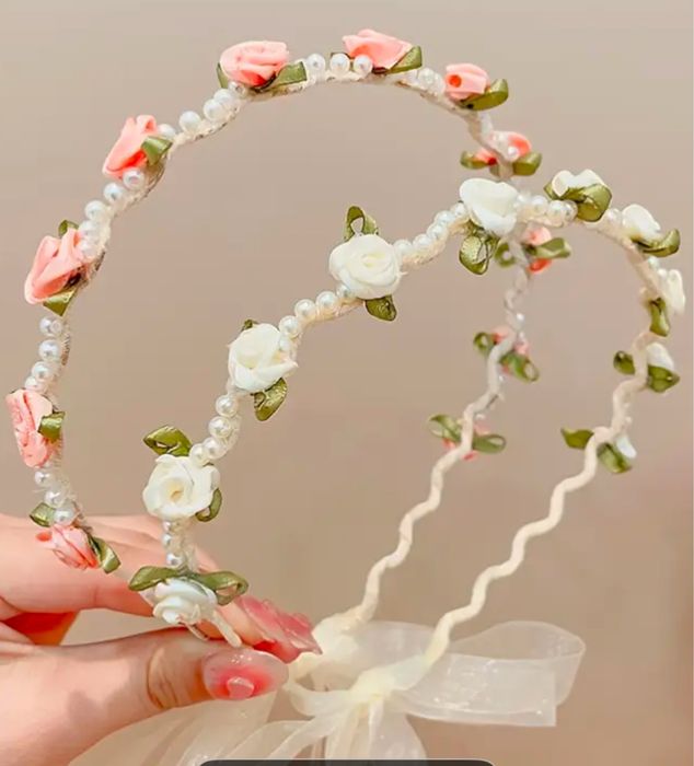 Dwa wianki bialy i rozowy