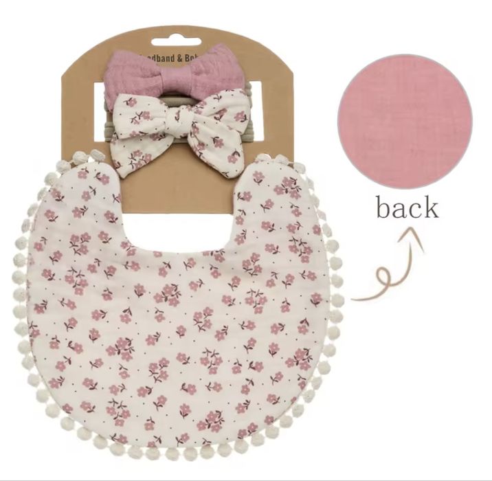 Набір для дівчинки,милий нагрудник та два бантики