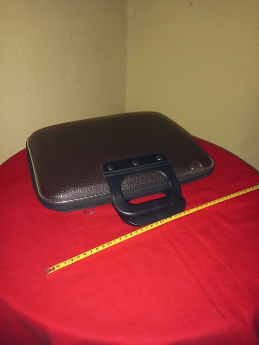 Противоударный портфель для ноубука