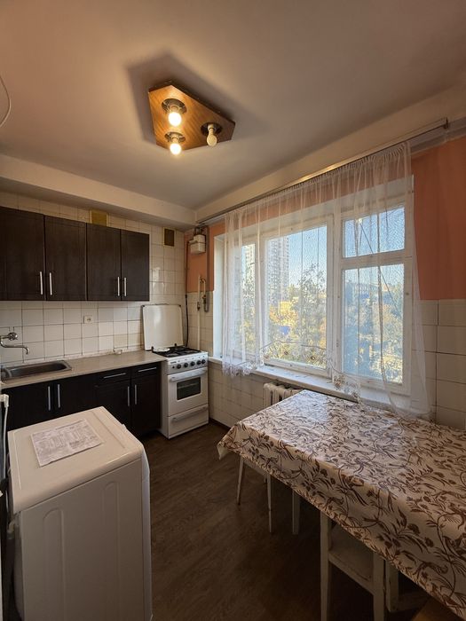 Берестейський пр-кт 18 , м Політехнічний інстирут Продаж  3к , Держпрограми Без %