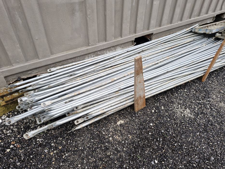 Andaime tipo espanhol usado praticamente novo.