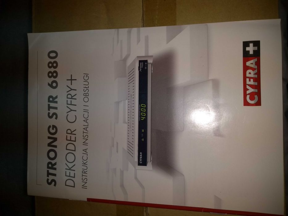 Dekoder satelitarny model STRONG 6880