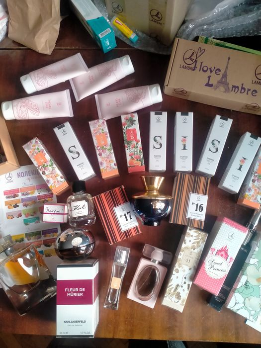 ПАРФУМИ та косметика з власної колекції