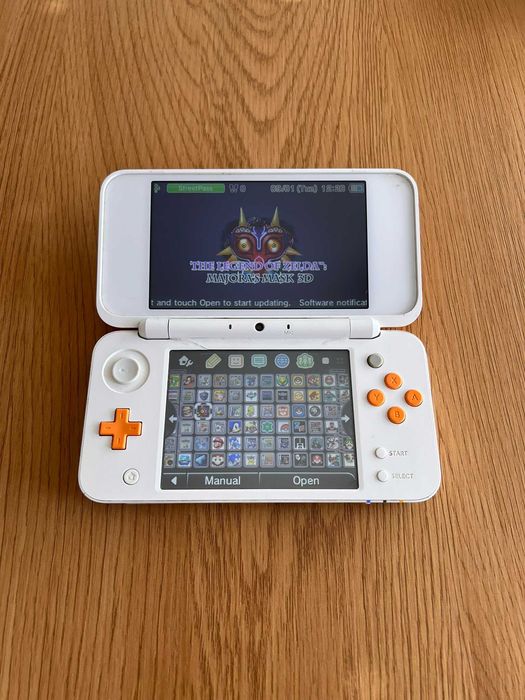 New Nintendo 2DS XL Branca/Laranja com 100+ Jogos