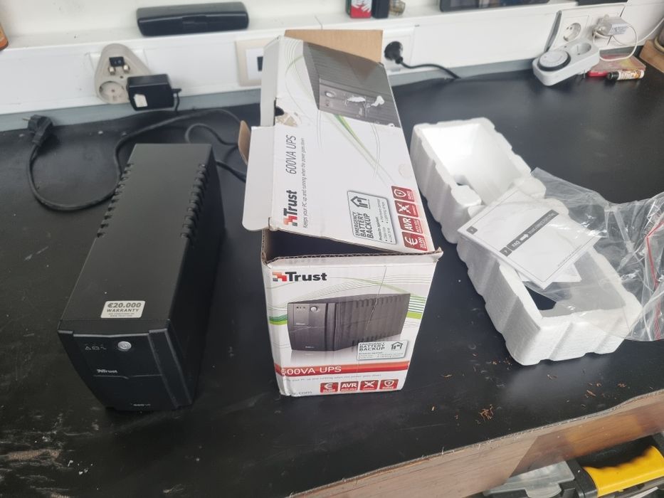 Ups trust 600VA  com alguma autonomia