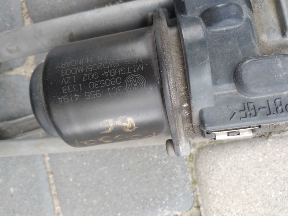Silniczek wycieraczek z ramionami VW Passat B6 B7 CC  Europa