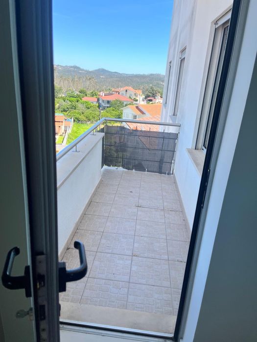 Apartamento T3 para Arrendamento no centro de Meirinhas
