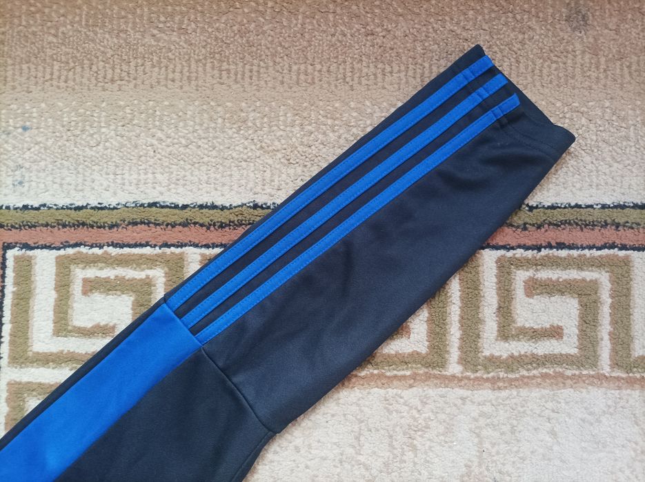 Bluza Adidas rozm. 176 super stan