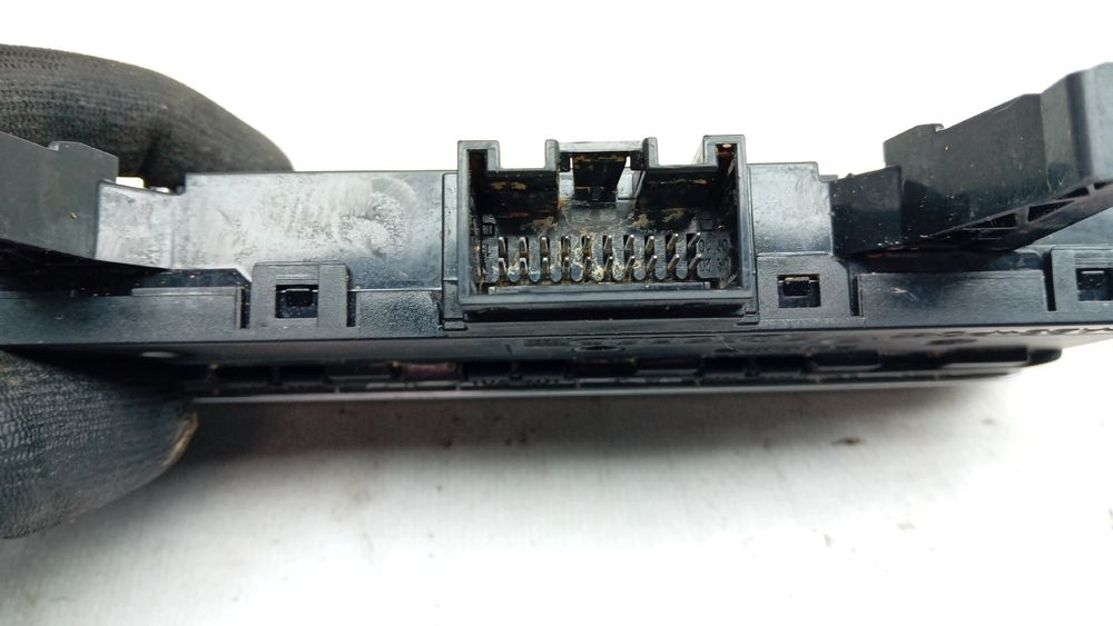 Botão / interruptor 4 piscas AUDI Q3 (F3B)