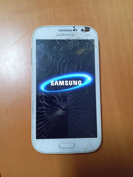 telemóvel Nokia C3-00 + telemóveis diversos