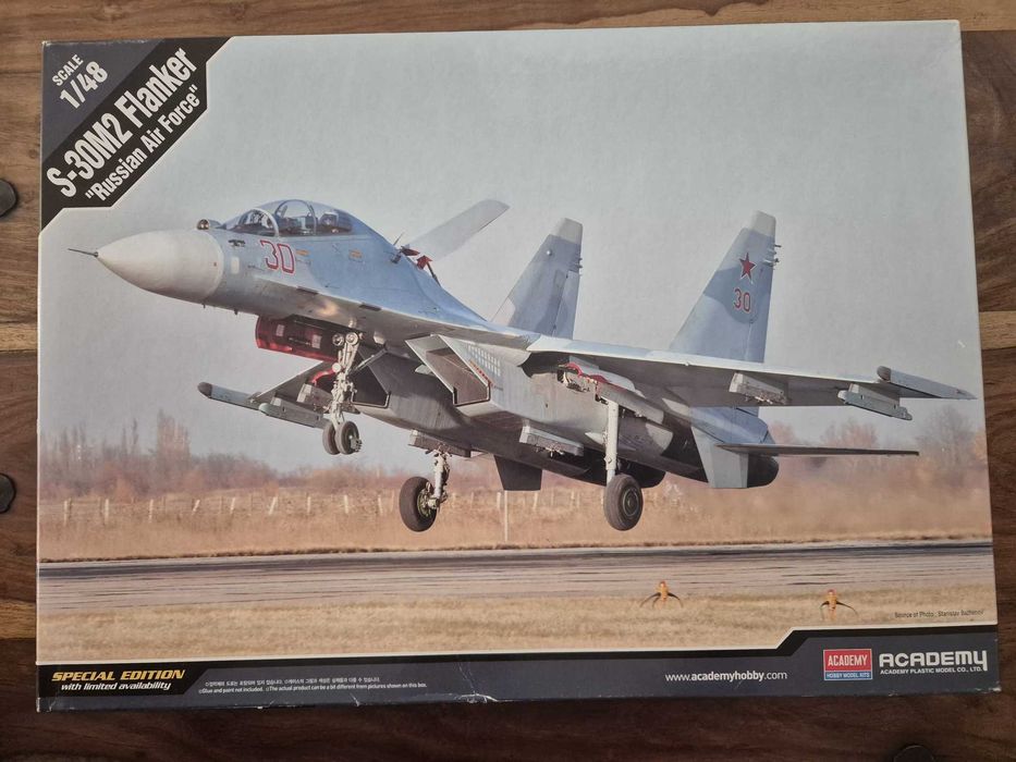 Kit Modelismo Academy 12301 S-30M2 Flanker (Russian Air Force)